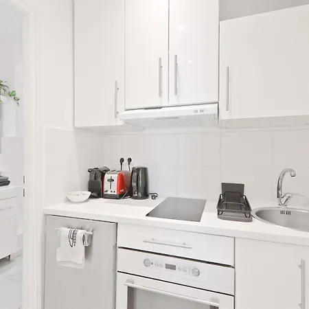 Near Eiffel Tower Luxurious 1 Bedroom With Free Netflix